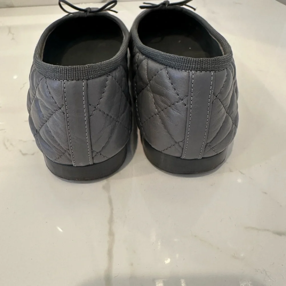CHANEL Quilted Gray Ballet Flats - Picture 3 of 5